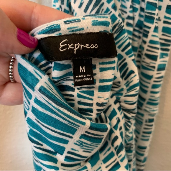 Express Chain Halter Top - Picture 6 of 7